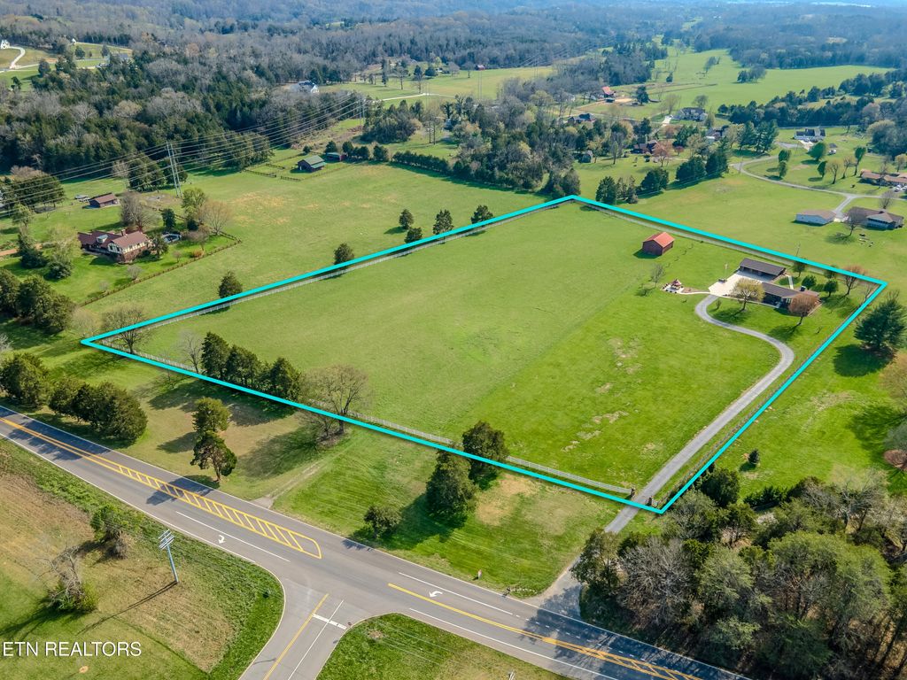 Photo of 3068 Norris Fwy Fwy, Andersonville, TN 37705 (MLS # 1334585)