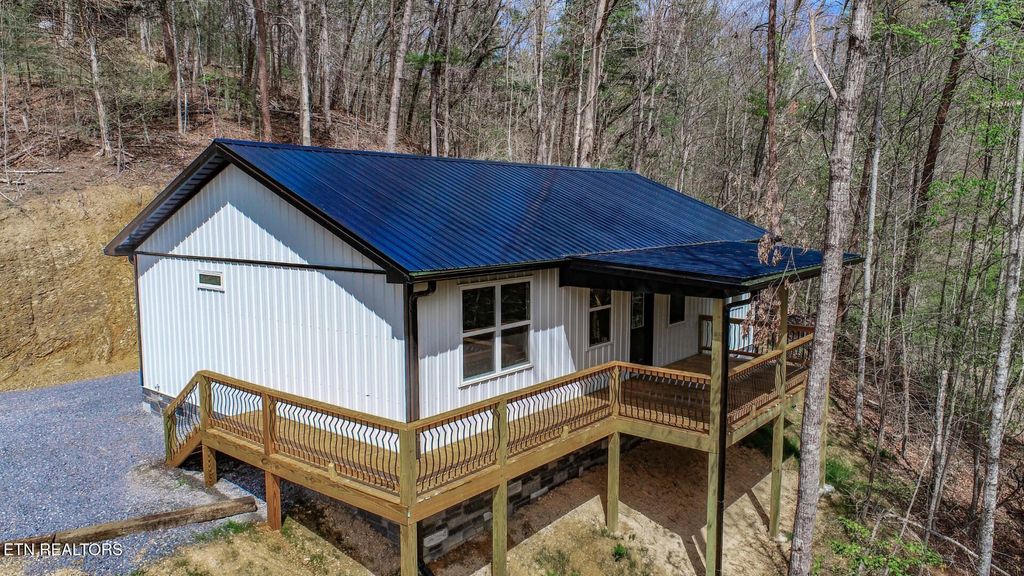 Photo of 3040 Winding Way, Cosby, TN 37722 (MLS # 1335905)