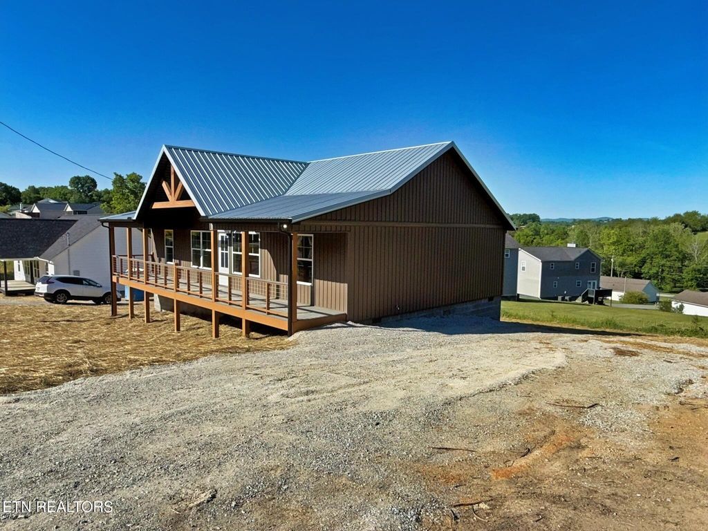 Photo of 398 Glade Springs Rd, LaFollette, TN 37766 (MLS # 1341248)