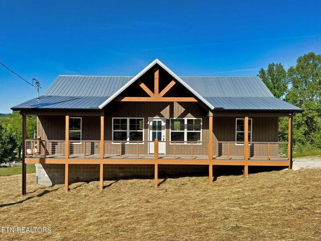 Photo of 398 Glade Springs Rd, LaFollette, TN 37766 (MLS # 1341248)