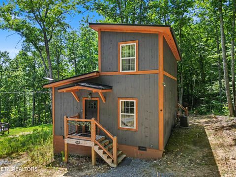 Photo of 945 Green Bay Drive, Sevierville, TN 37876 (MLS # 1348846)