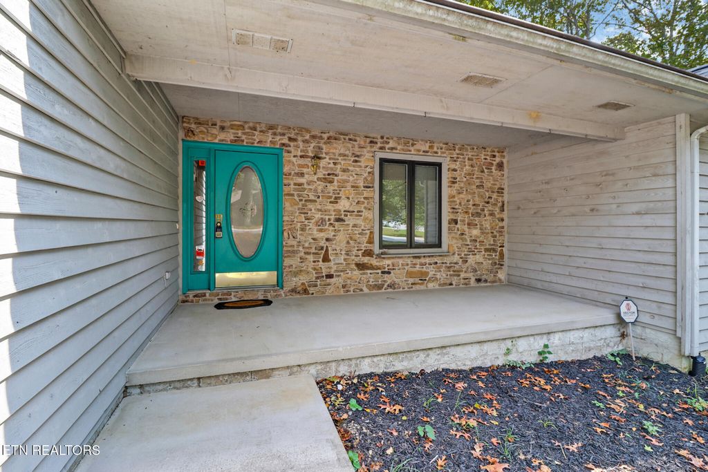 Photo of 151 St George Drive, Crossville, TN 38558 (MLS # 1316083)