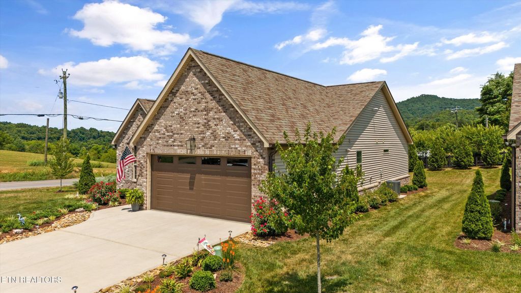 Photo of 2267 Boulder Crest Lane, Sevierville, TN 37876 (MLS # 1333852)