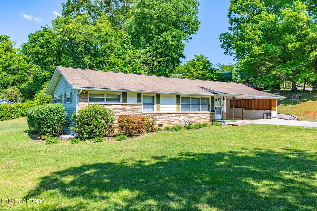Photo of 4619 Tanglewood Rd, Knoxville, TN 37912 (MLS # 1338413)