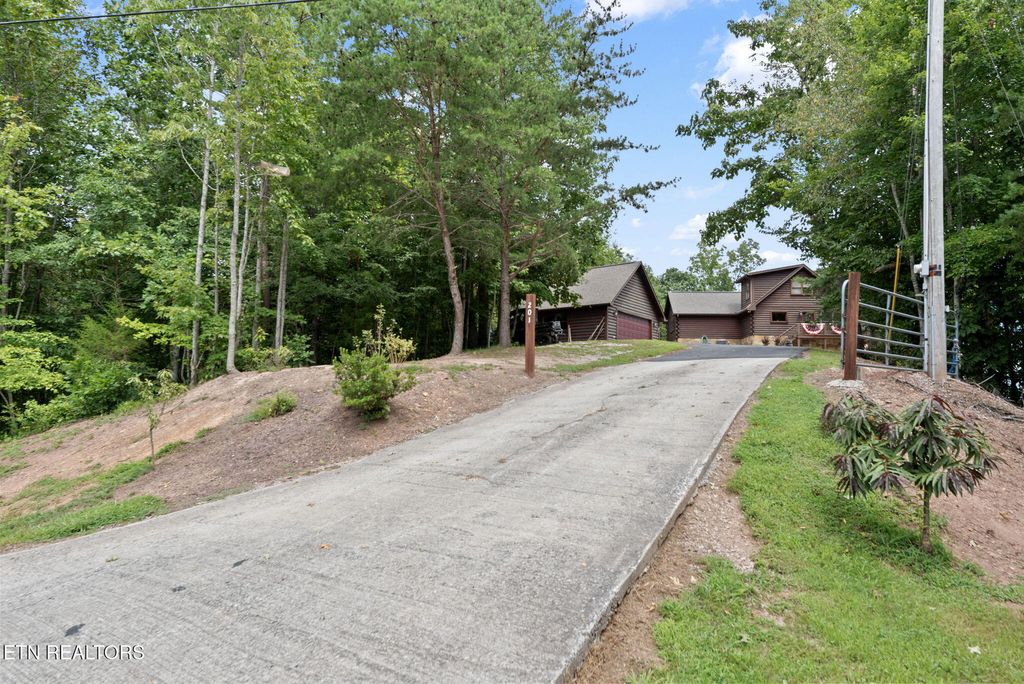 Photo of 201 Wildcat Hollow Rd, New Tazewell, TN 37825 (MLS # 1311091)