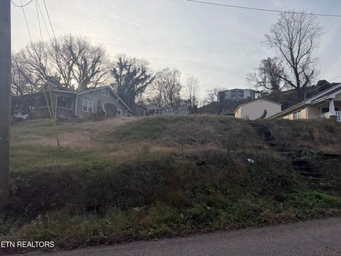 Photo of 2625 Sevier Ave, Knoxville, TN 37920 (MLS # 1323403)