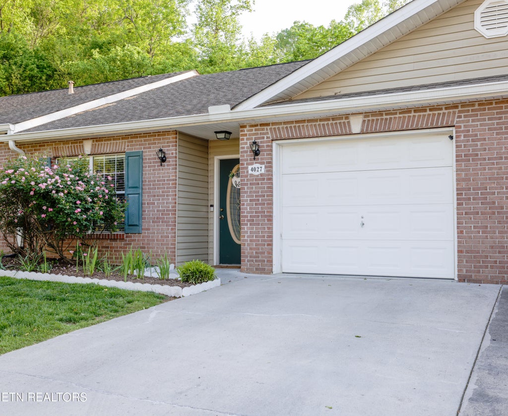 Photo of 4027 Darwin Way, Knoxville, TN 37918 (MLS # 1299486)