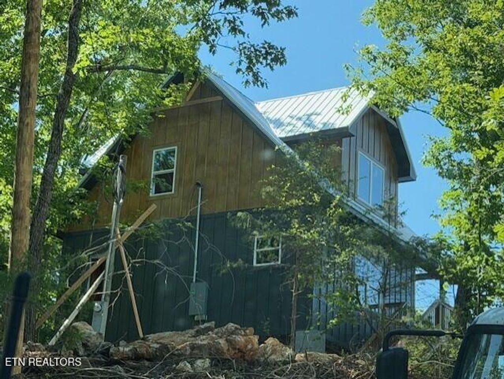 Photo of 425 Cliffwood Drive, Newport, TN 37821 (MLS # 1341487)