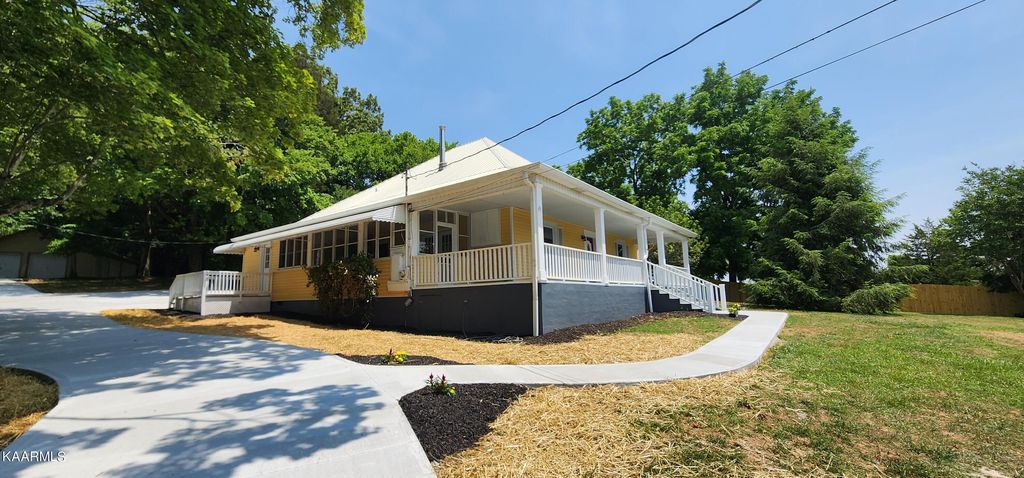 Photo of 173 Hamil Rd, Friendsville, TN 37737 (MLS # 1229956)