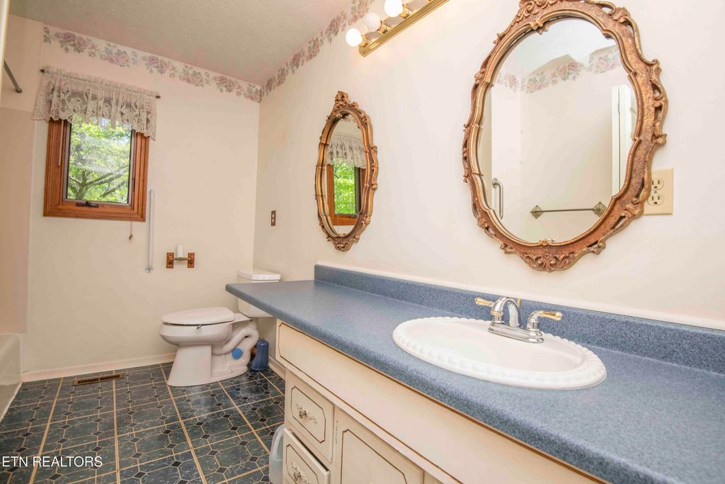 Photo of 122 Smokey Run estates Ests, Rockwood, TN 37854 (MLS # 1299131)