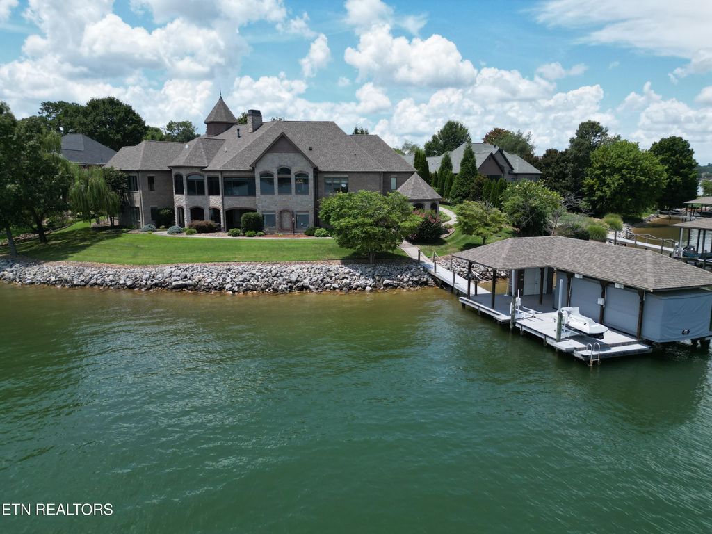 Photo of 410 Cayuga Drive, Loudon, TN 37774 (MLS # 1349488)