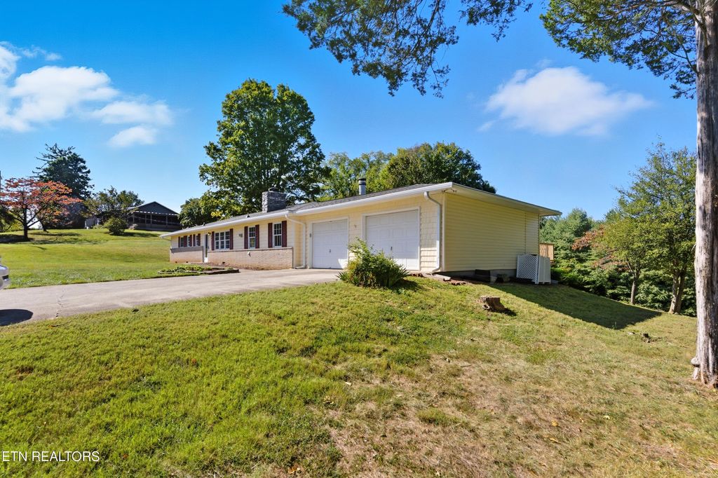 Photo of 6917 Ridgeview Rd, Knoxville, TN 37918 (MLS # 1318538)