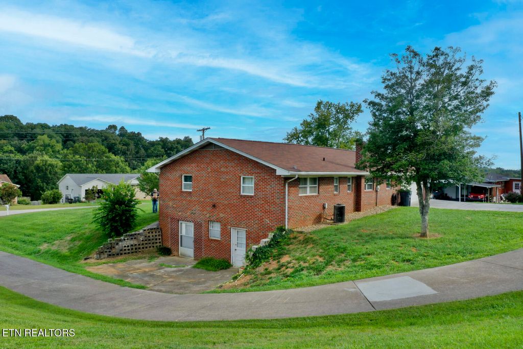Photo of 888 Isabell Drive, Dandridge, TN 37725 (MLS # 1312561)