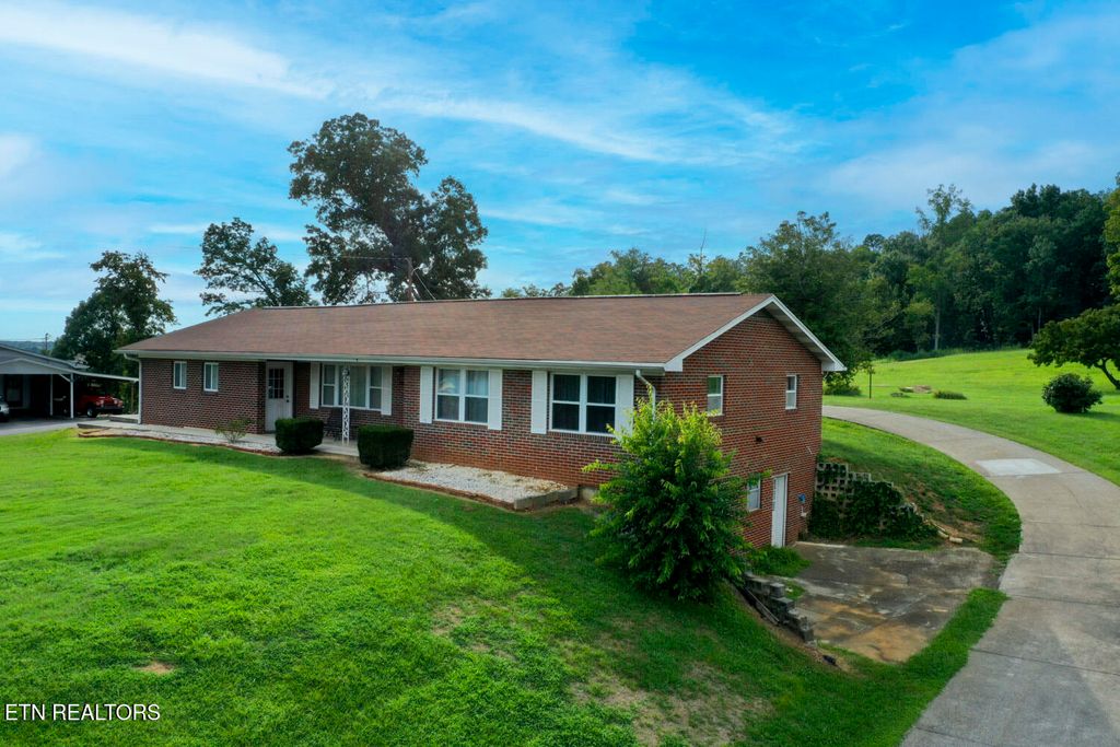 Photo of 888 Isabell Drive, Dandridge, TN 37725 (MLS # 1312561)