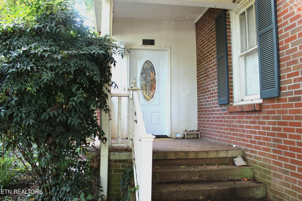Photo of 506 Wharf St, Loudon, TN 37774 (MLS # 1345786)