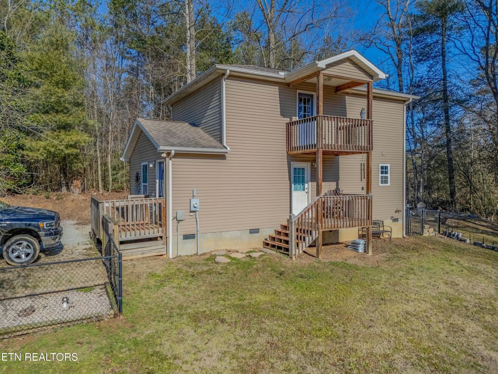 Photo of 137 Apple Tree Drive, Oliver Springs, TN 37840 (MLS # 1288843)