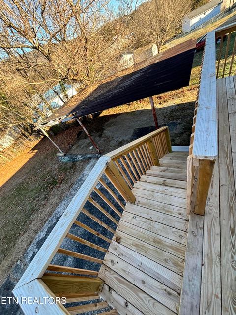 Tiny photo for 206 Long Drive, Harriman, TN 37748 (MLS # 1324348)