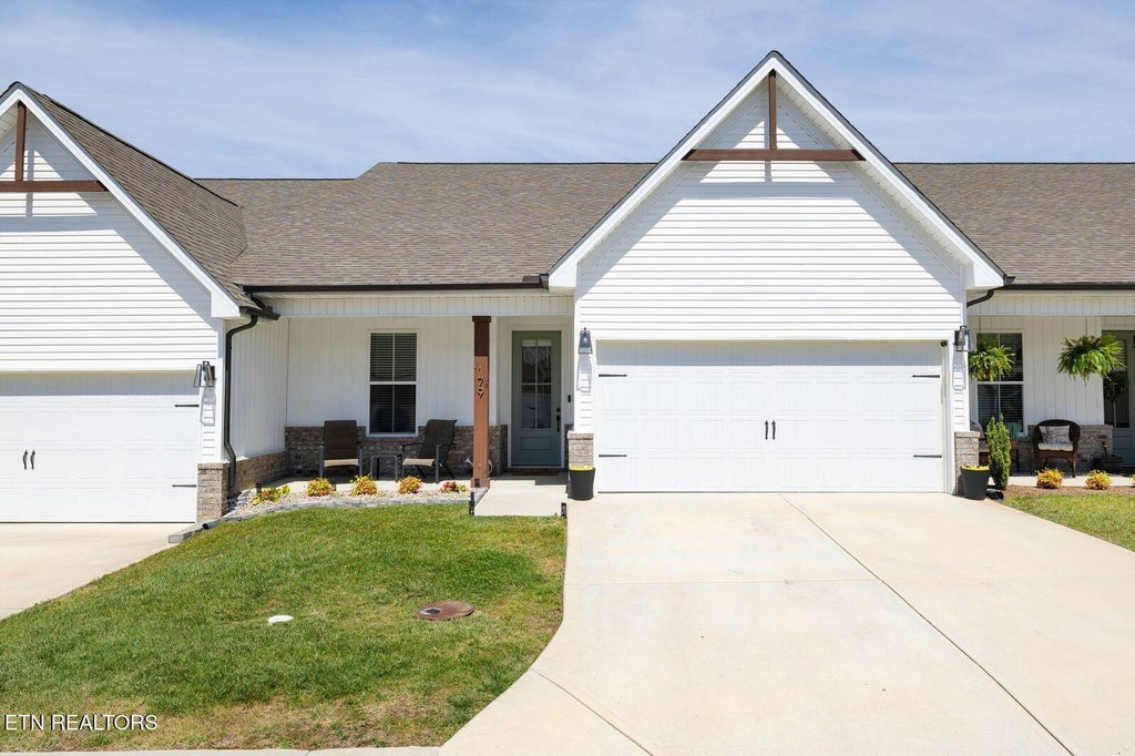Photo of 179 Creekside Way, Lenoir City, TN 37771 (MLS # 1341117)