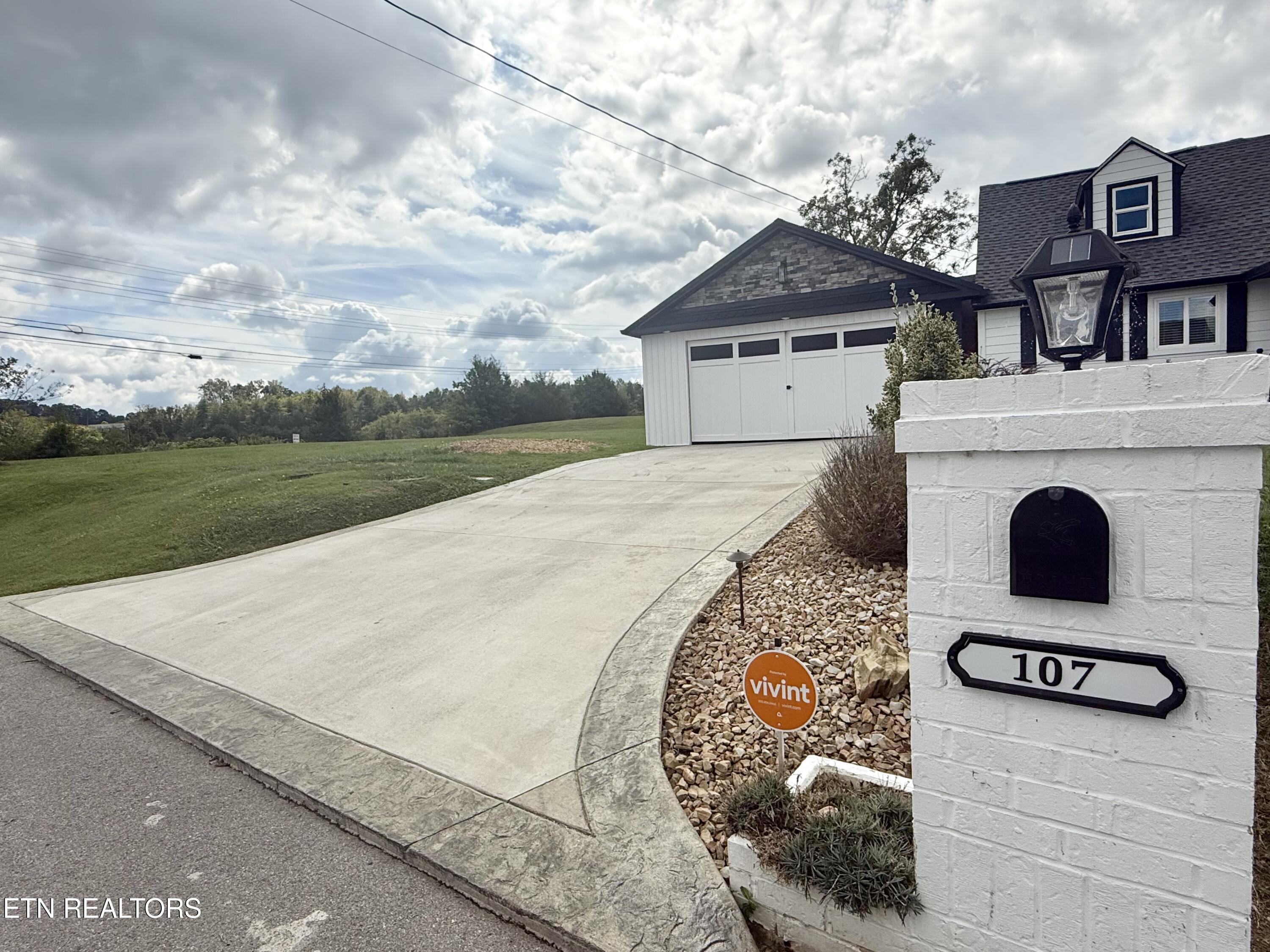 107 Farmer Rd