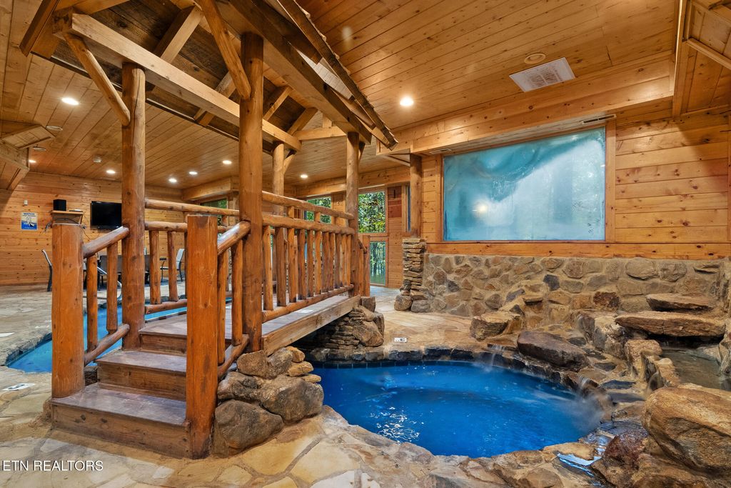 Photo of 2735 Owls Cove Way, Sevierville, TN 37862 (MLS # 1320394)