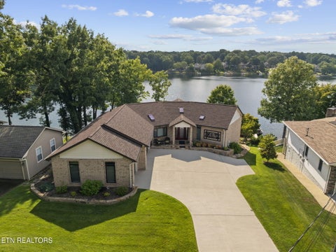 Photo of 220 Lakewood Drive, Crossville, TN 38558 (MLS # 1352954)