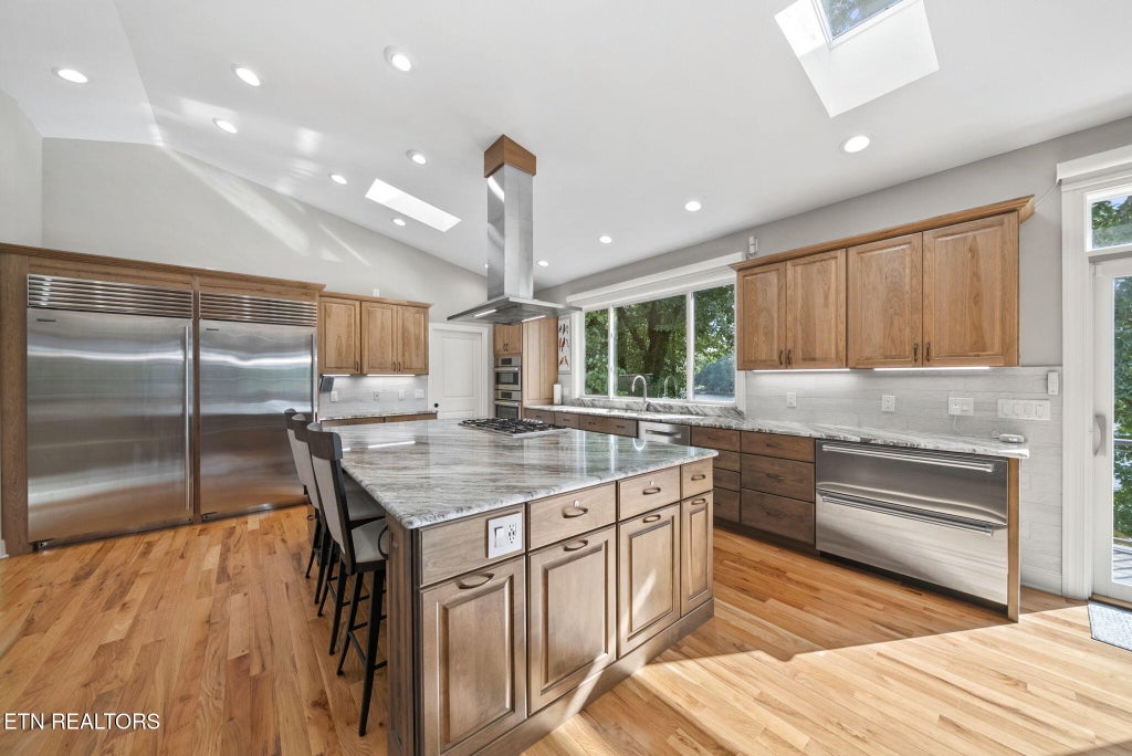 Photo of 220 Lakewood Drive, Crossville, TN 38558 (MLS # 1352954)
