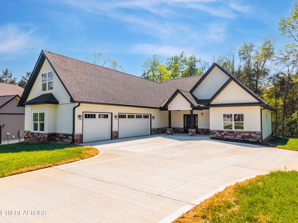 Photo of 201 Chatuga Way, Loudon, TN 37774 (MLS # 1329342)