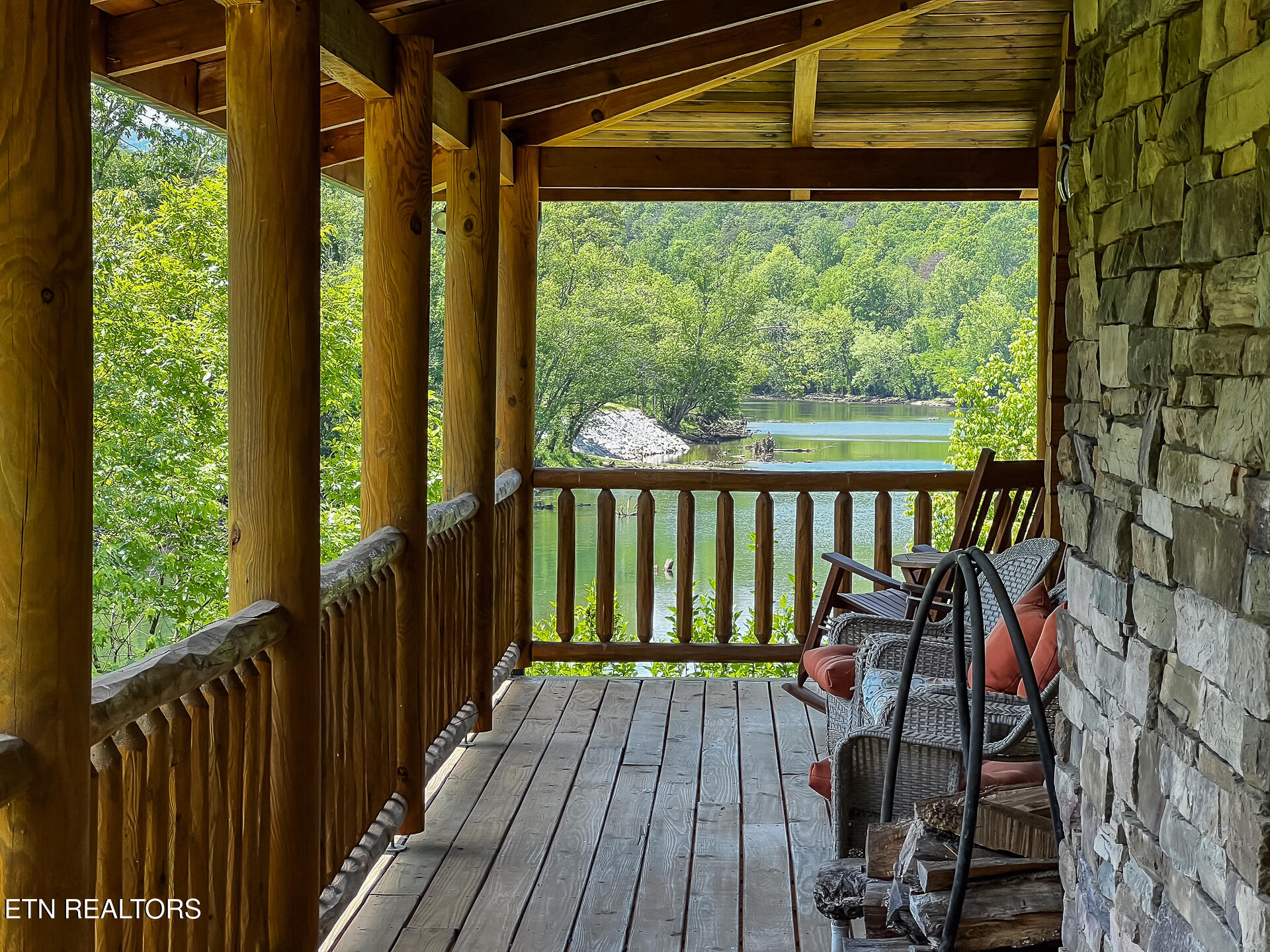 125 Lovely Bluff Rd