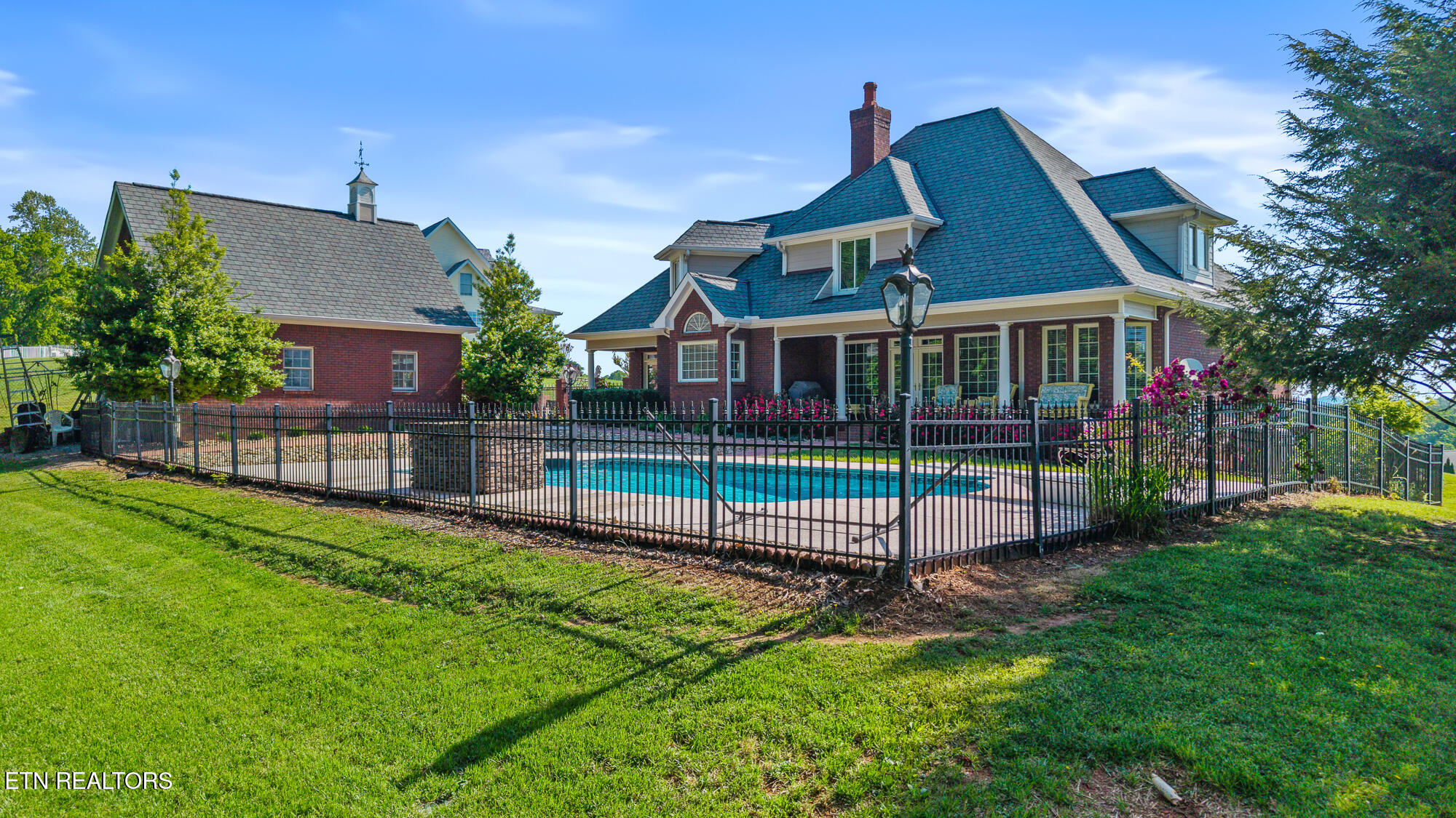 240 High Ridge Rd
