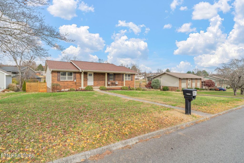 Photo of 7637 Cranley Rd, Powell, TN 37849 (MLS # 1322093)