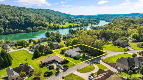 Tiny photo for 109 Lakeview Place, Clinton, TN 37716 (MLS # 1356078)