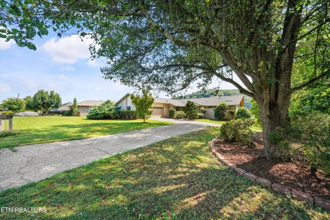 Tiny photo for 109 Lakeview Place, Clinton, TN 37716 (MLS # 1356078)