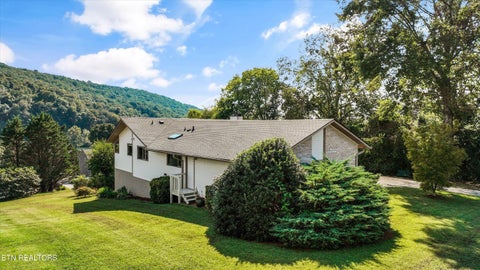 Tiny photo for 109 Lakeview Place, Clinton, TN 37716 (MLS # 1356078)