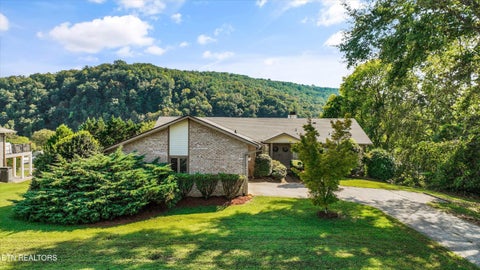 Tiny photo for 109 Lakeview Place, Clinton, TN 37716 (MLS # 1356078)