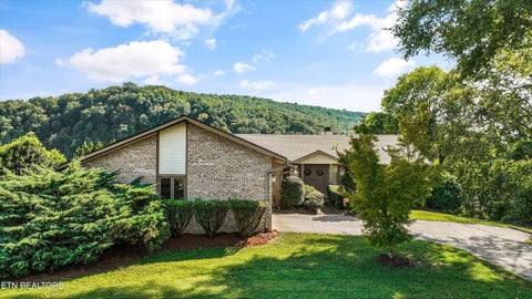 Tiny photo for 109 Lakeview Place, Clinton, TN 37716 (MLS # 1356078)