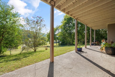 Tiny photo for 109 Lakeview Place, Clinton, TN 37716 (MLS # 1356078)