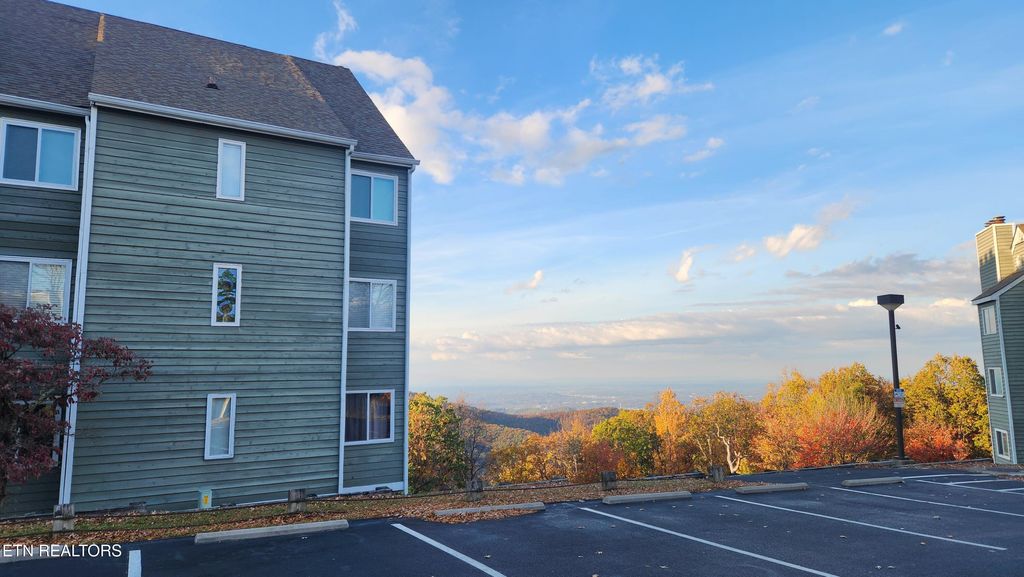 Photo of 1260 Ski View Drive #5306, Gatlinburg, TN 37738 (MLS # 1304221)