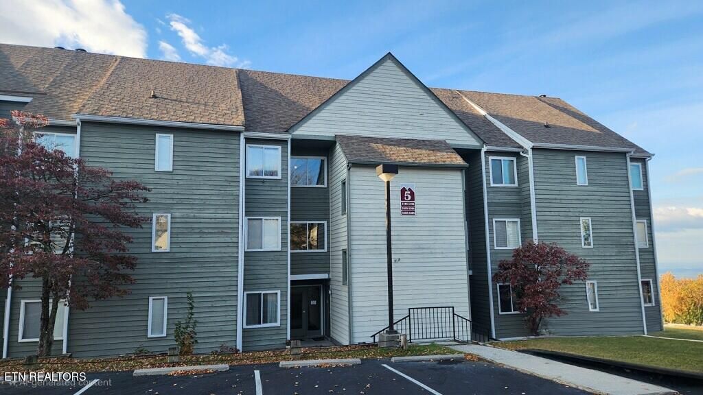 Photo of 1260 Ski View Drive #5306, Gatlinburg, TN 37738 (MLS # 1304221)