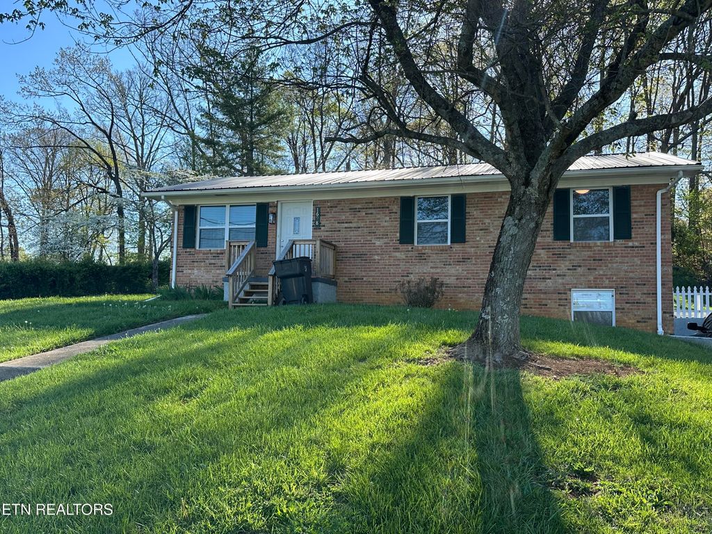 Photo of 1698 Elgin Drive, Morristown, TN 37814 (MLS # 1335779)