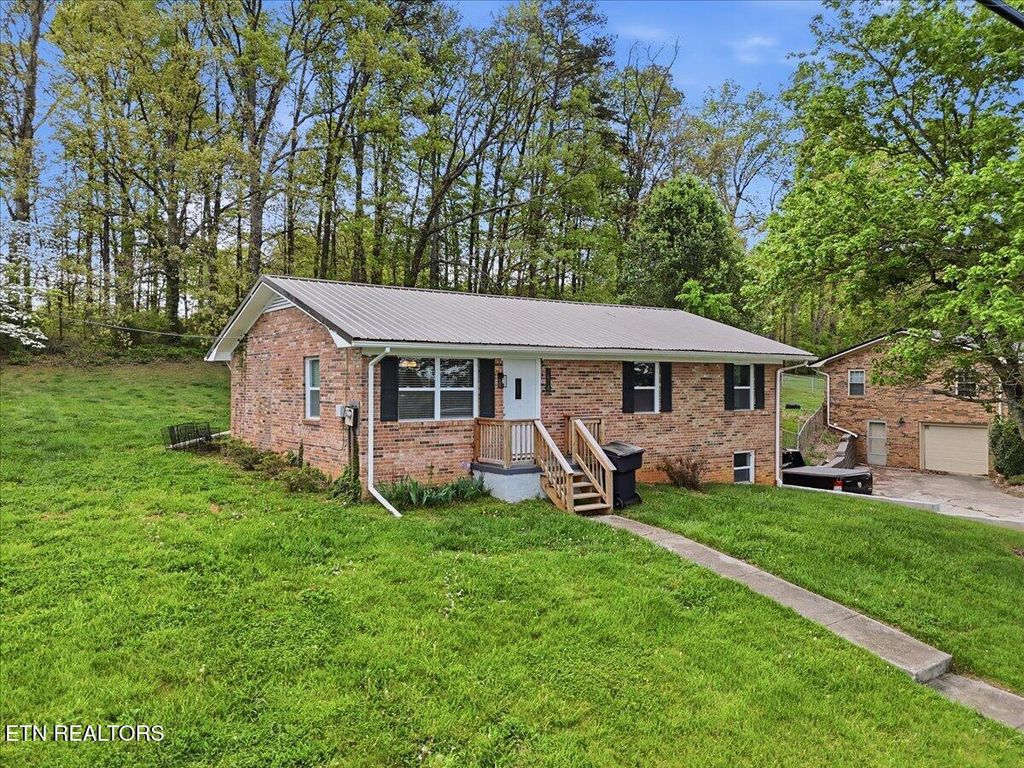 Photo of 1698 Elgin Drive, Morristown, TN 37814 (MLS # 1335779)