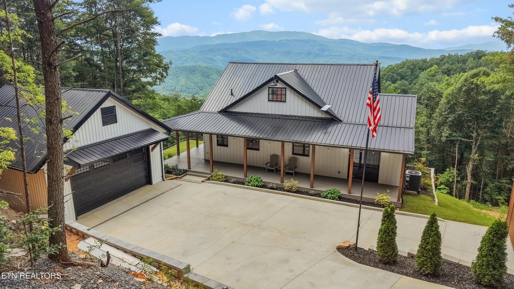 Photo of 4909 Chilhowee Mountain Tr, Maryville, TN 37803 (MLS # 1351836)