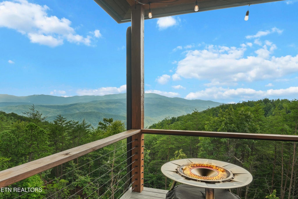 Photo of 4909 Chilhowee Mountain Tr, Maryville, TN 37803 (MLS # 1351836)
