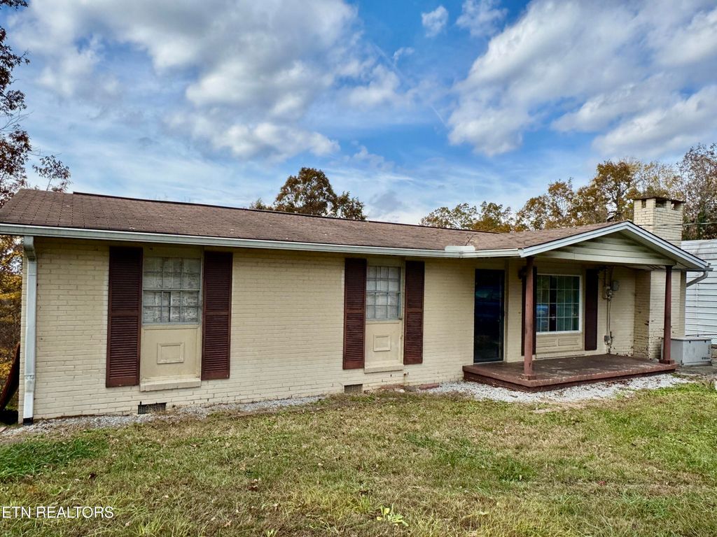 Photo of 513 W Ridgecrest Drive, Kingston, TN 37763 (MLS # 1322246)