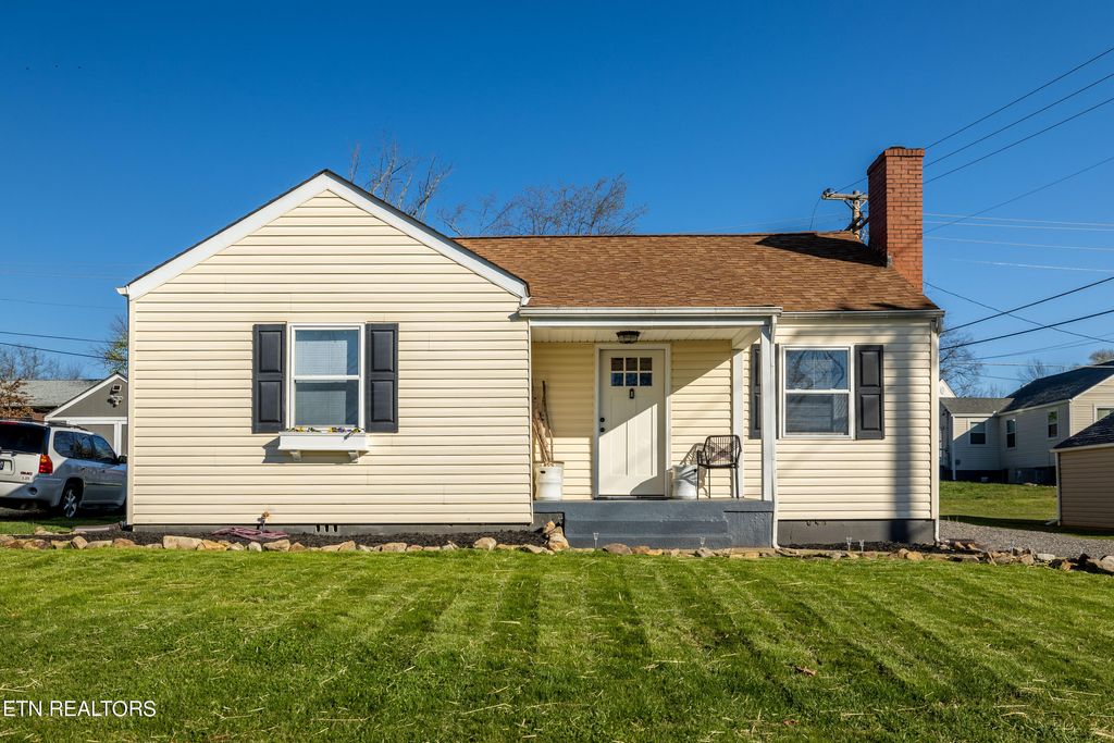 Photo of 877 Long Rd, Alcoa, TN 37701 (MLS # 1256916)