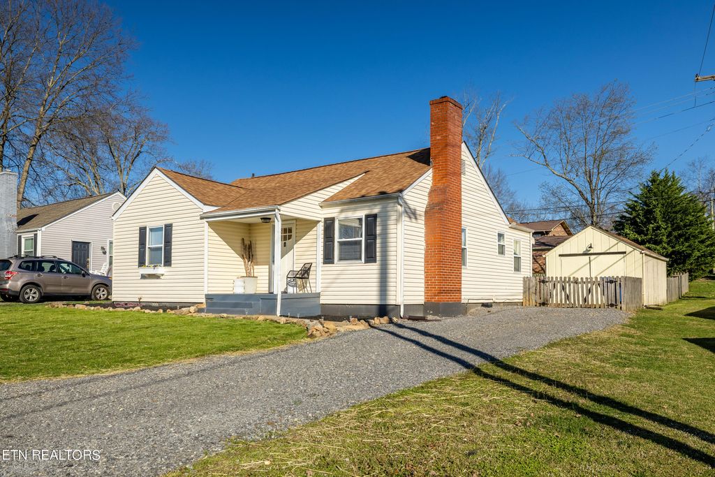 Photo of 877 Long Rd, Alcoa, TN 37701 (MLS # 1256916)