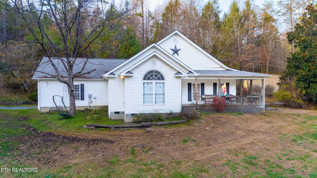 Photo of 2946 Grassy Branch Loop, Sevierville, TN 37876 (MLS # 1322778)
