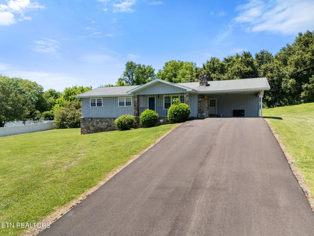 Photo of 264 Ironwood Drive, Kodak, TN 37764 (MLS # 1340283)