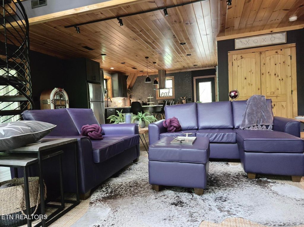 Photo of 1020 Deep Hollow Rd, Gatlinburg, TN 37738 (MLS # 1298857)