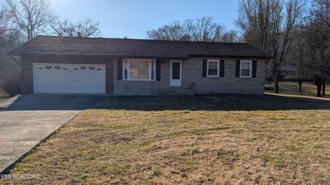 Photo of 400 Maple Ave, Oliver Springs, TN 37840 (MLS # 1330106)