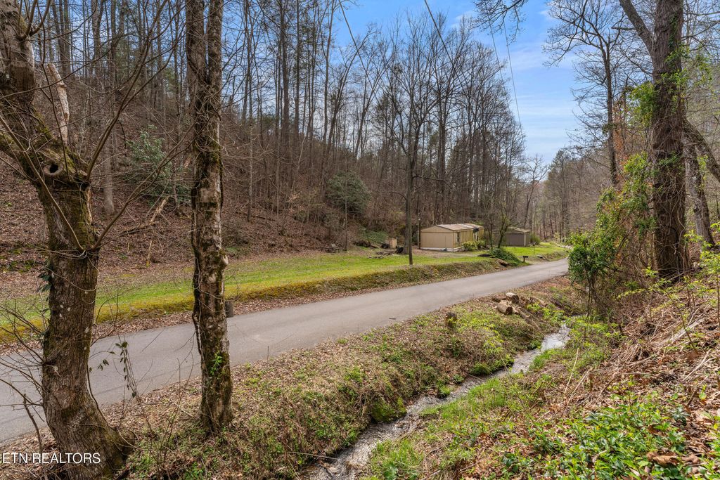 Photo of 520 Huskey Grove Rd, Pigeon Forge, TN 37876 (MLS # 1333831)